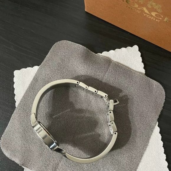 Coach 'Signature Studio' Bangle Watch - Picture 2 of 5